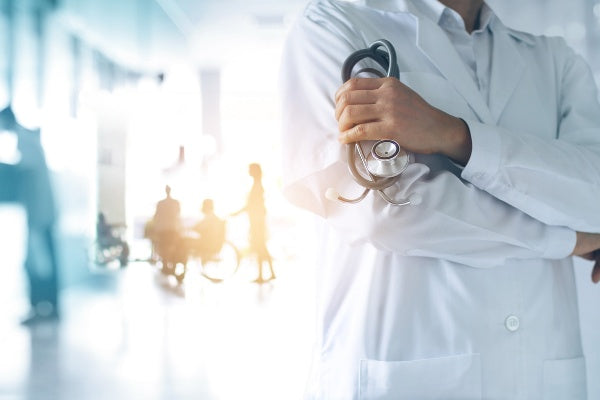 L'Académie nationale de médecine considère que la E-cigarette est un bon outil pour arrêter de fumer
